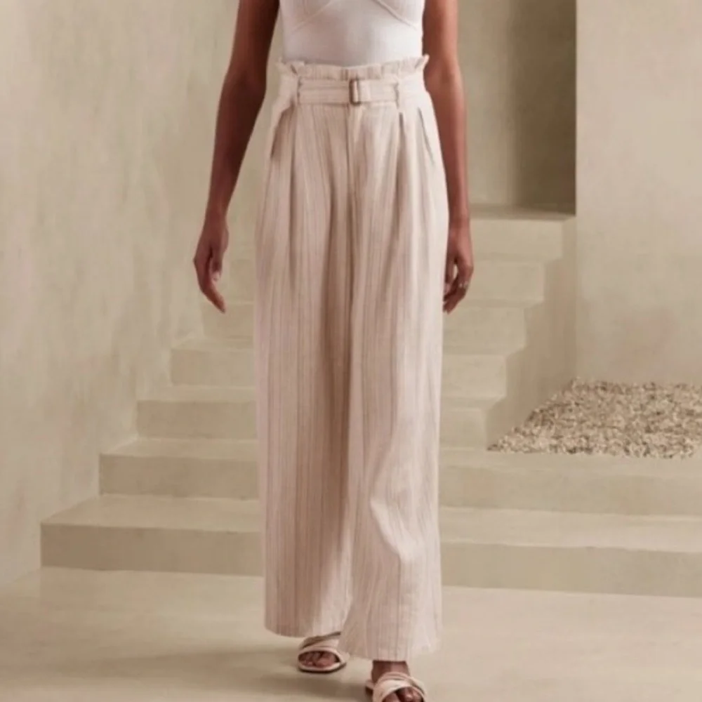 NWT! Light Grounded Stripe Linen-Blend Paperbag Wide Leg Pant - Multiple